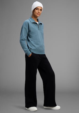 KangaROOS Sweatshirt in Blue