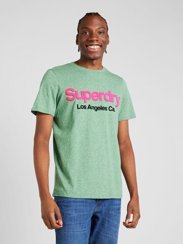 T-Shirt Superdry en vert : devant