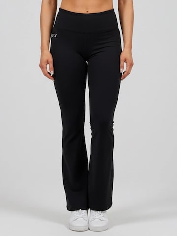 La V Flared Sportbroek 'Noa' in Zwart: voorkant