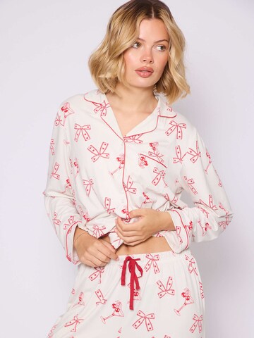 Loungeable Pyjama 'Cherry Martini' in Beige
