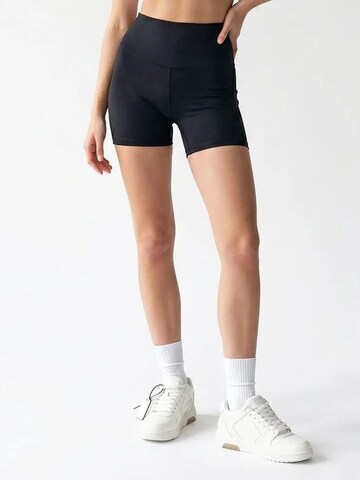 MixRay Skinny Workout Pants in Black: front