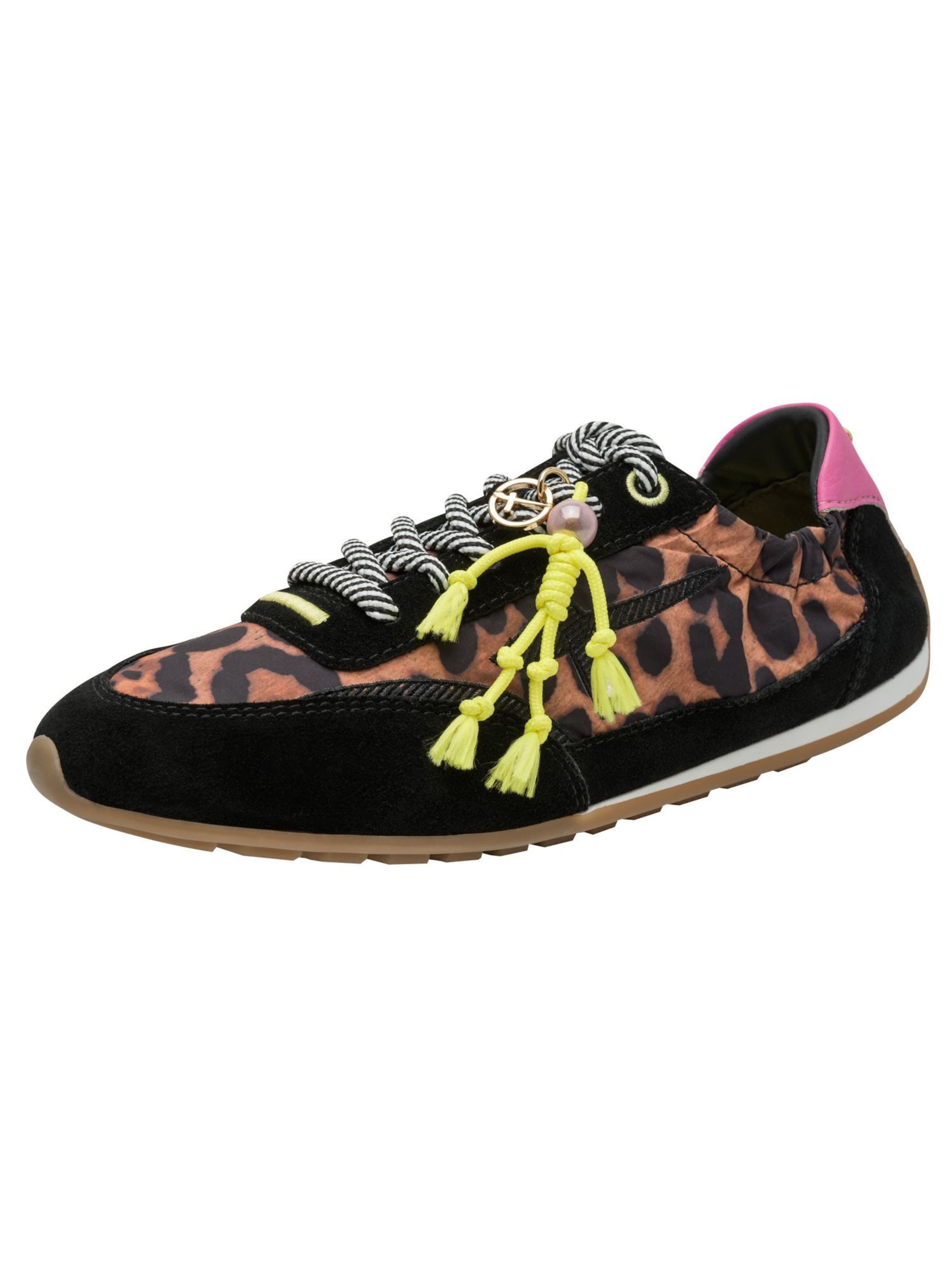 Tamaris Sneakers laag in Bruin: voorkant