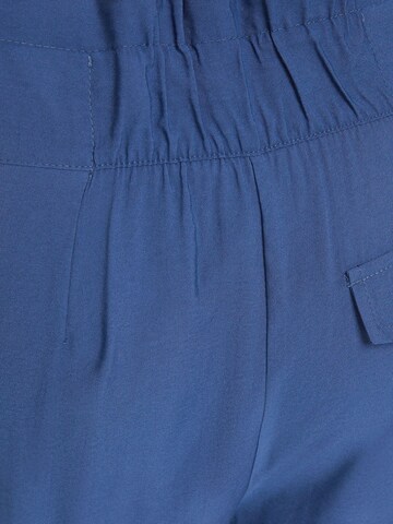 BershkaWide Leg/ Široke nogavice Hlače s naborima - plava boja