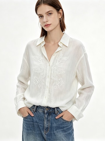jeyini Shirt‌‌‌ in Weiß: Vorderseite