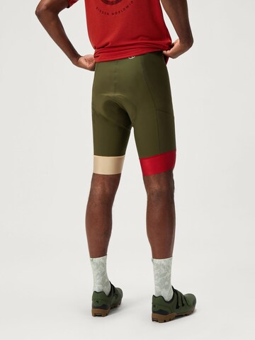 ENDURA Regular Workout Pants 'LOOP' in Green