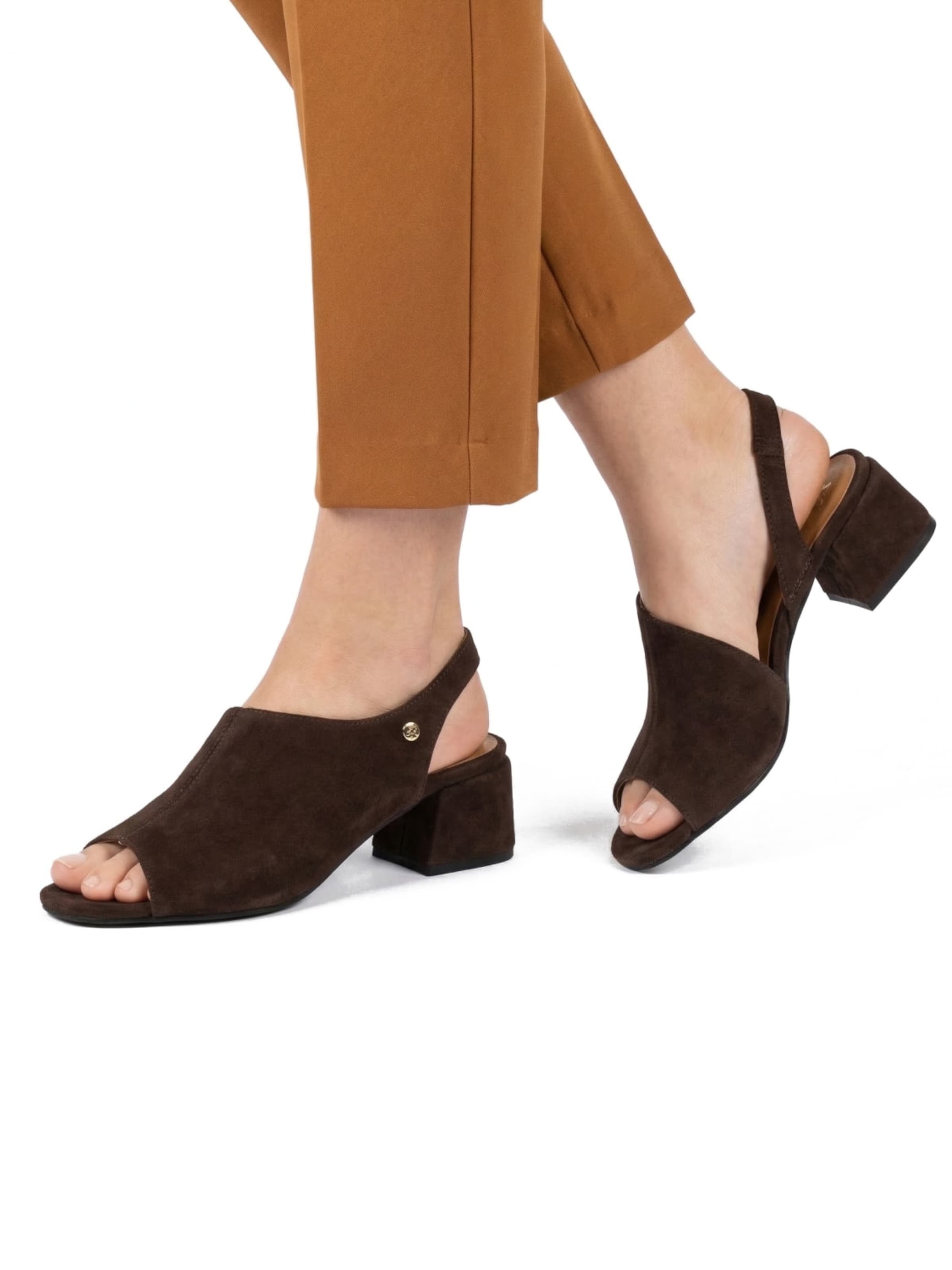 Maciejka Sandals '06975-02/00-1' in Brown