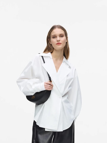 Karl Lagerfeld - Blusa em branco: frente