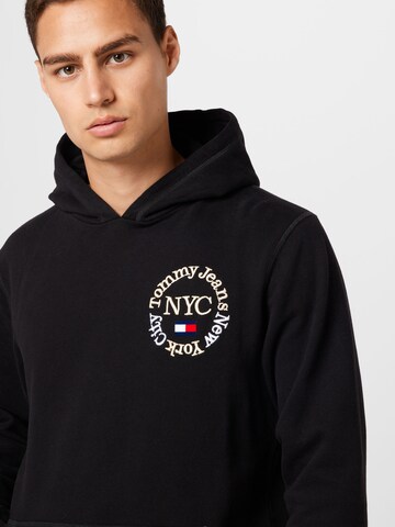 Tommy Jeans Sweatshirt 'Timeless Circle' in Schwarz