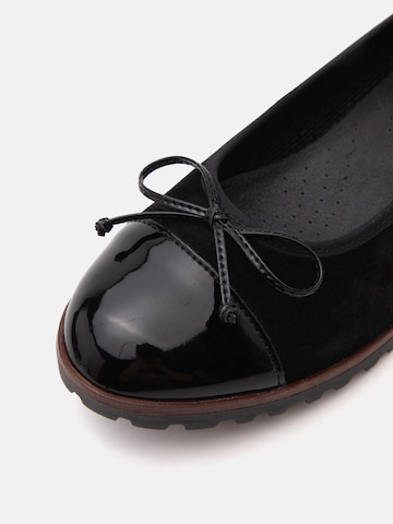 GABOR Ballet Flats in Black