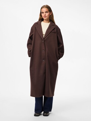 Cappotto di mezza stagione di PIECES in marrone: frontale