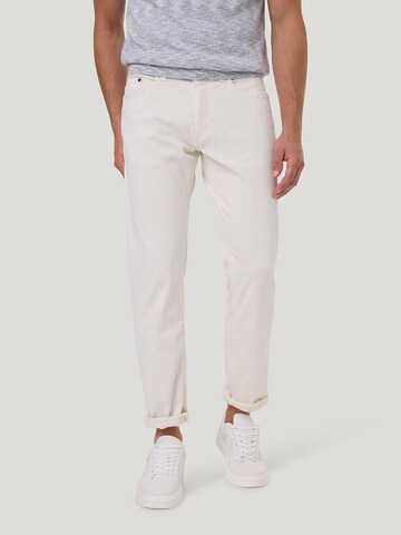 PIERRE CARDIN Tapered Jeans 'Lyon' in Wit: voorkant