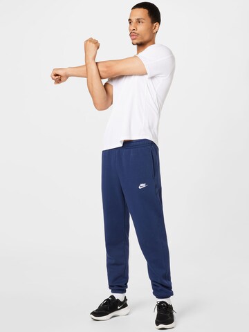 Effilé Pantalon 'Club Fleece' Nike Sportswear en bleu