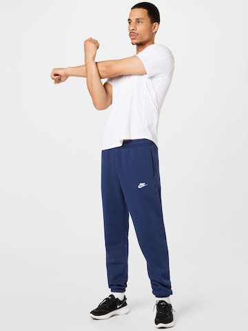 Nike SportswearTapered Hlače 'Club Fleece' - plava boja