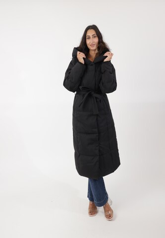 Cappotto invernale di Elara in nero: frontale