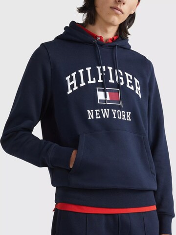TOMMY HILFIGER - Sudadera con cremallera 'Tommy Hilfiger Modern Varsity' en azul