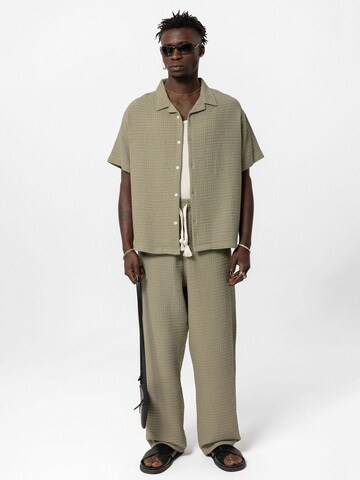 VAMOS CLO Sweatsuit 'Azalea' in Green: front
