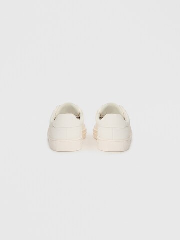 Sneaker low 'Morrie' de la HUGO pe alb
