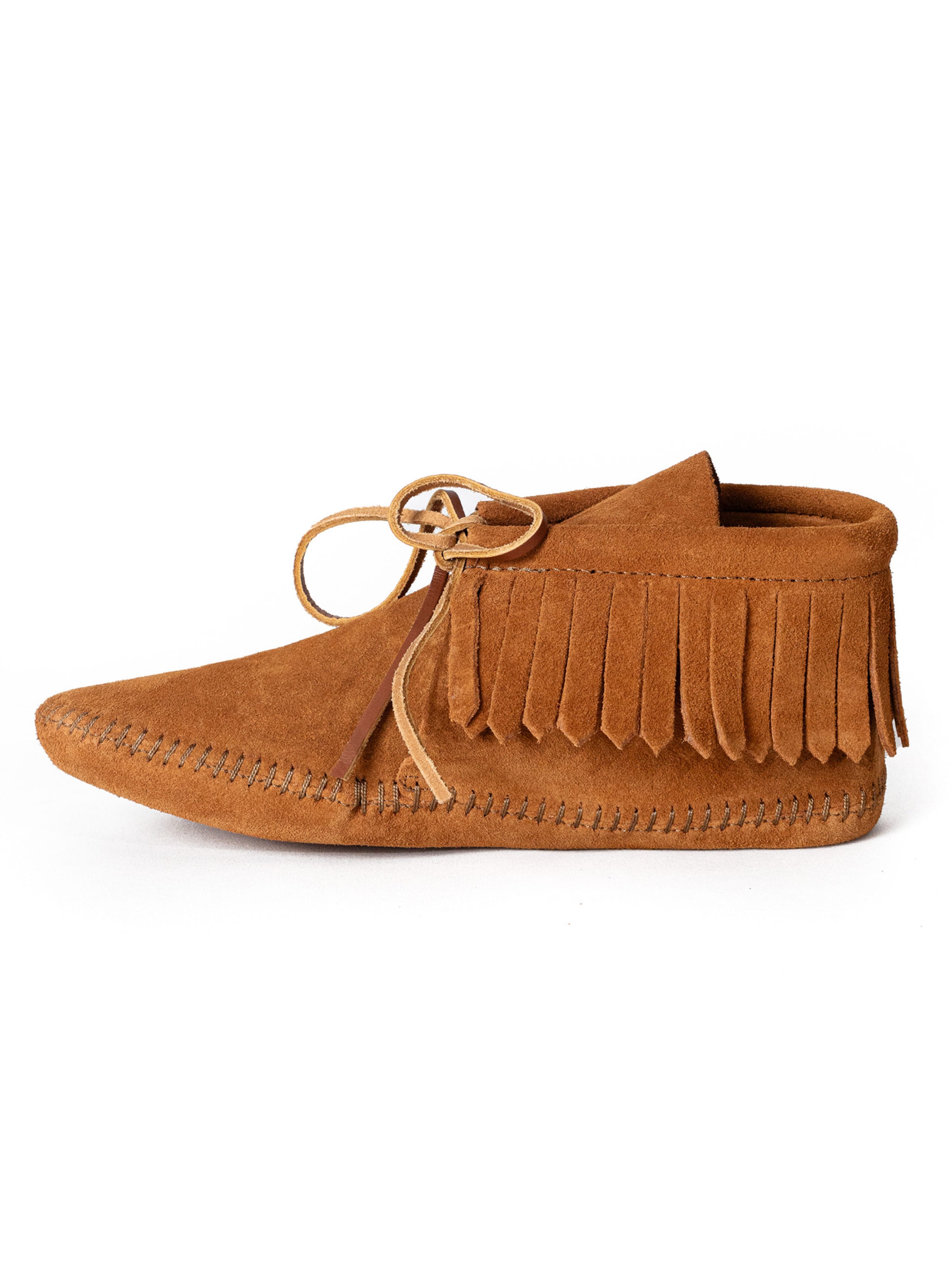 Bottines 'Classic' Minnetonka en marron : devant
