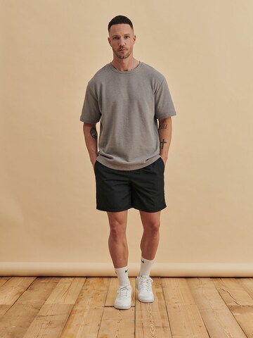 DAN FOX APPAREL Regular Shorts  'Dantes' in Schwarz