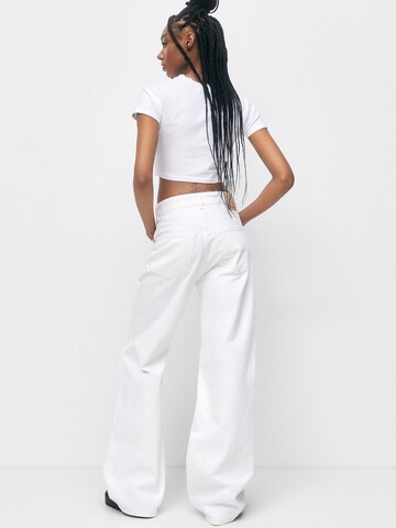 Pull&Bear Wide leg Jeans i vit