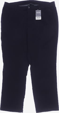 UNDER ARMOUR Pants in 38 in Black: front