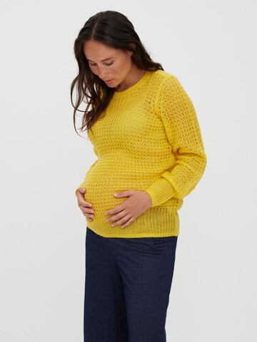 Pull-over 'Taka' Vero Moda Maternity en jaune : devant