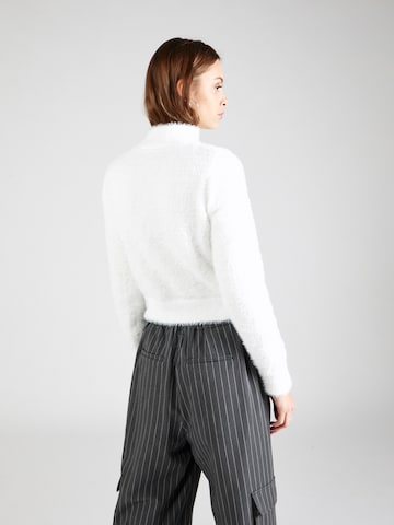 Trendyol Sweater in White