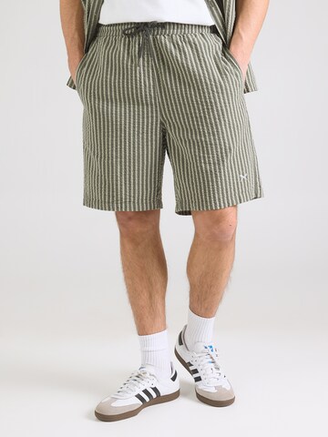 Iriedaily Ohlapna forma Hlače 'Seekah' | zelena barva: sprednja stran