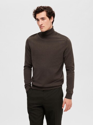 SELECTED Regular Fit Pullover 'Berg' in Braun: Vorderseite