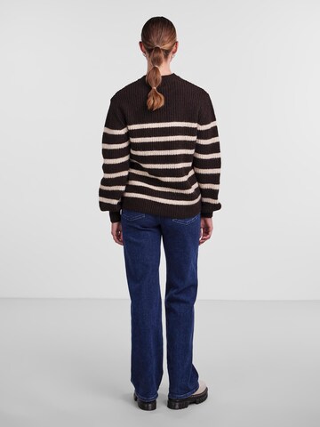 Pullover 'NANNA' di PIECES in marrone