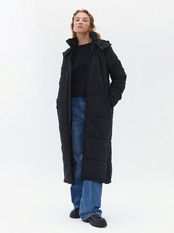 Manteau d’hiver OXXO en noir : devant