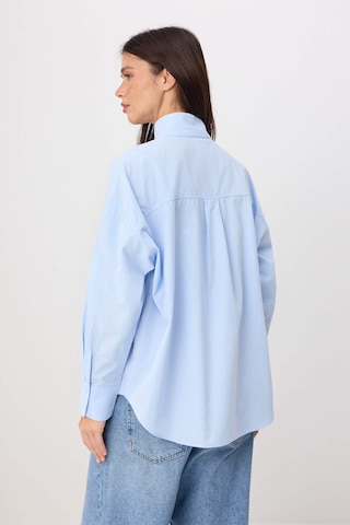 Trendyol Blouse in Blue