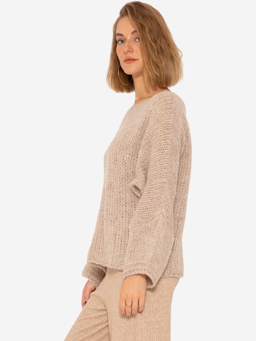 Pullover di SASSYCLASSY in beige