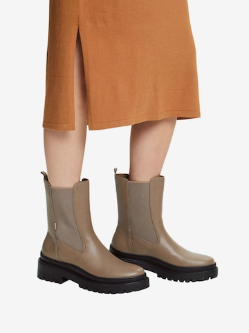 ESPRIT Chelsea Boots in Brown: front