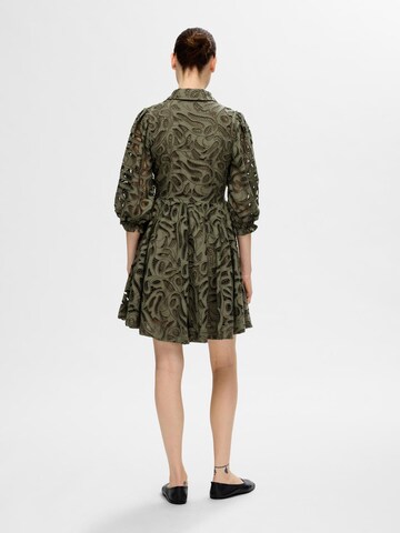 Robe-chemise 'SLFallia' SELECTED FEMME en vert