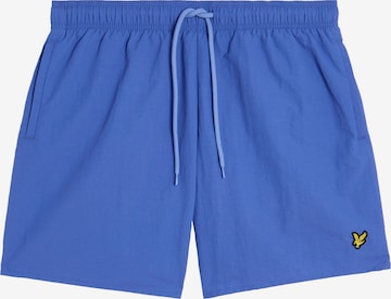 Loosefit Shorts de bain Lyle & Scott en bleu : devant