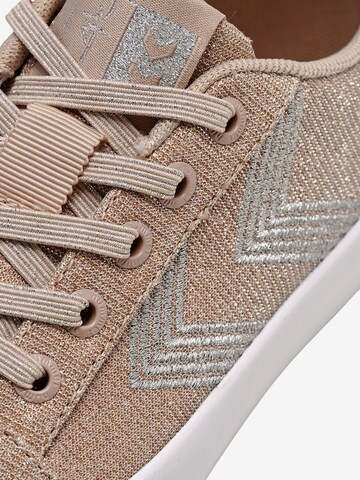 Hummel Sneakers in Gold