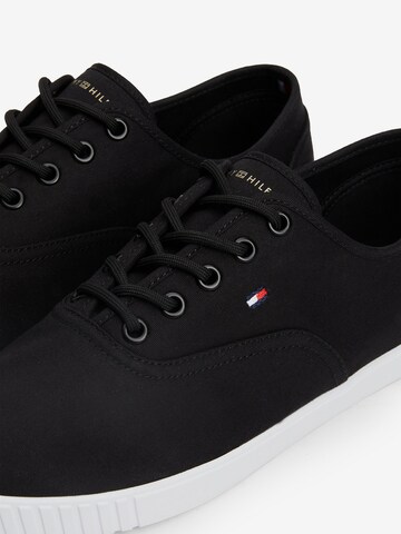 TOMMY HILFIGER Sneakers laag 'Essential' in Zwart