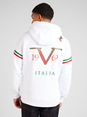 19V69 ITALIA Sweatshirt 'NBA' i hvid