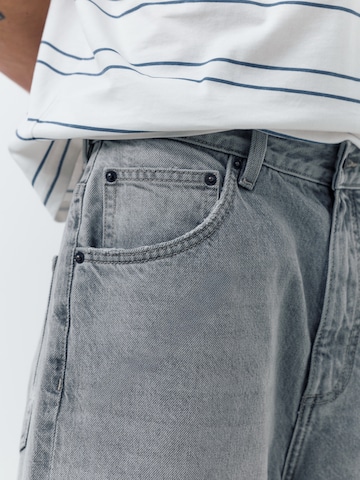 Pull&Bear Baggy Džíny – šedá