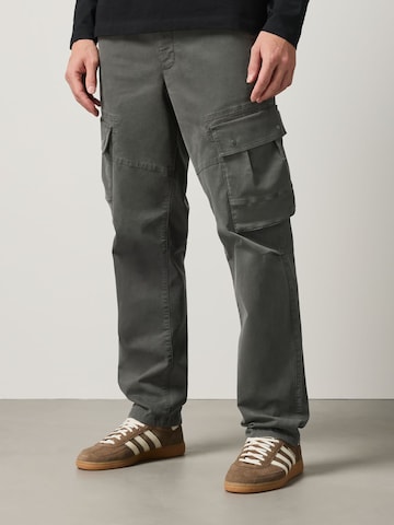 Next Loosefit Hose in Grün: Vorderseite