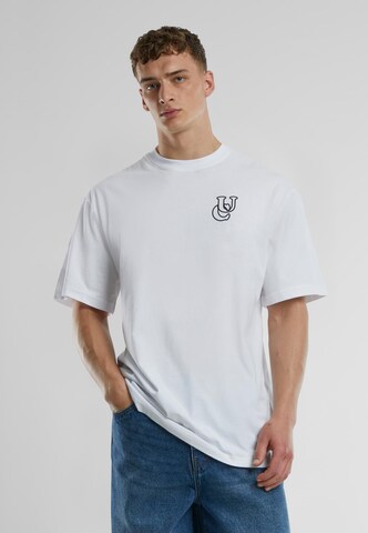 Urban Classics - Camisa 'Shiny' em branco: frente