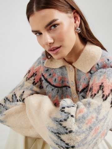 Pull-over 'YASSHIMA' YAS en beige