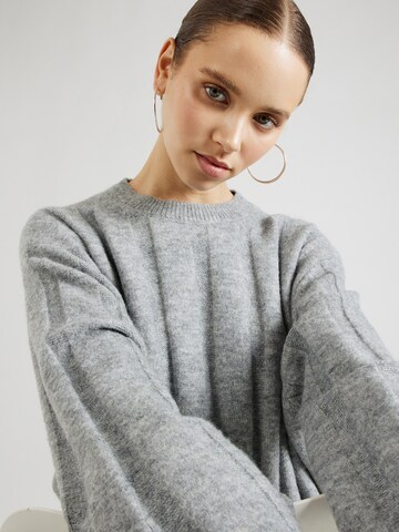 WEEKDAY Pullover 'Fiona' in Grau