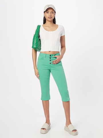 Coupe slim Pantalon 'Bentha' CULTURE en vert