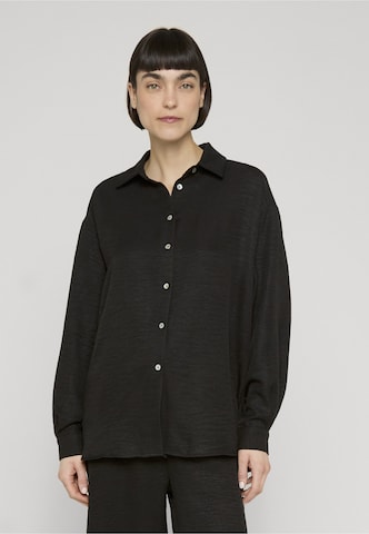 Estelou - Blusa em preto: frente