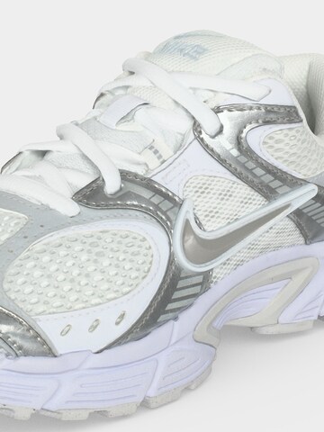 NIKE Sneaker 'V5' in Beige