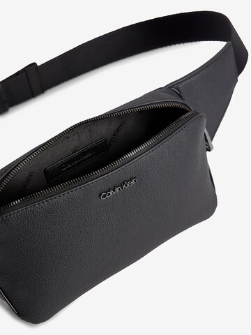 Calvin Klein Gürteltasche in Schwarz