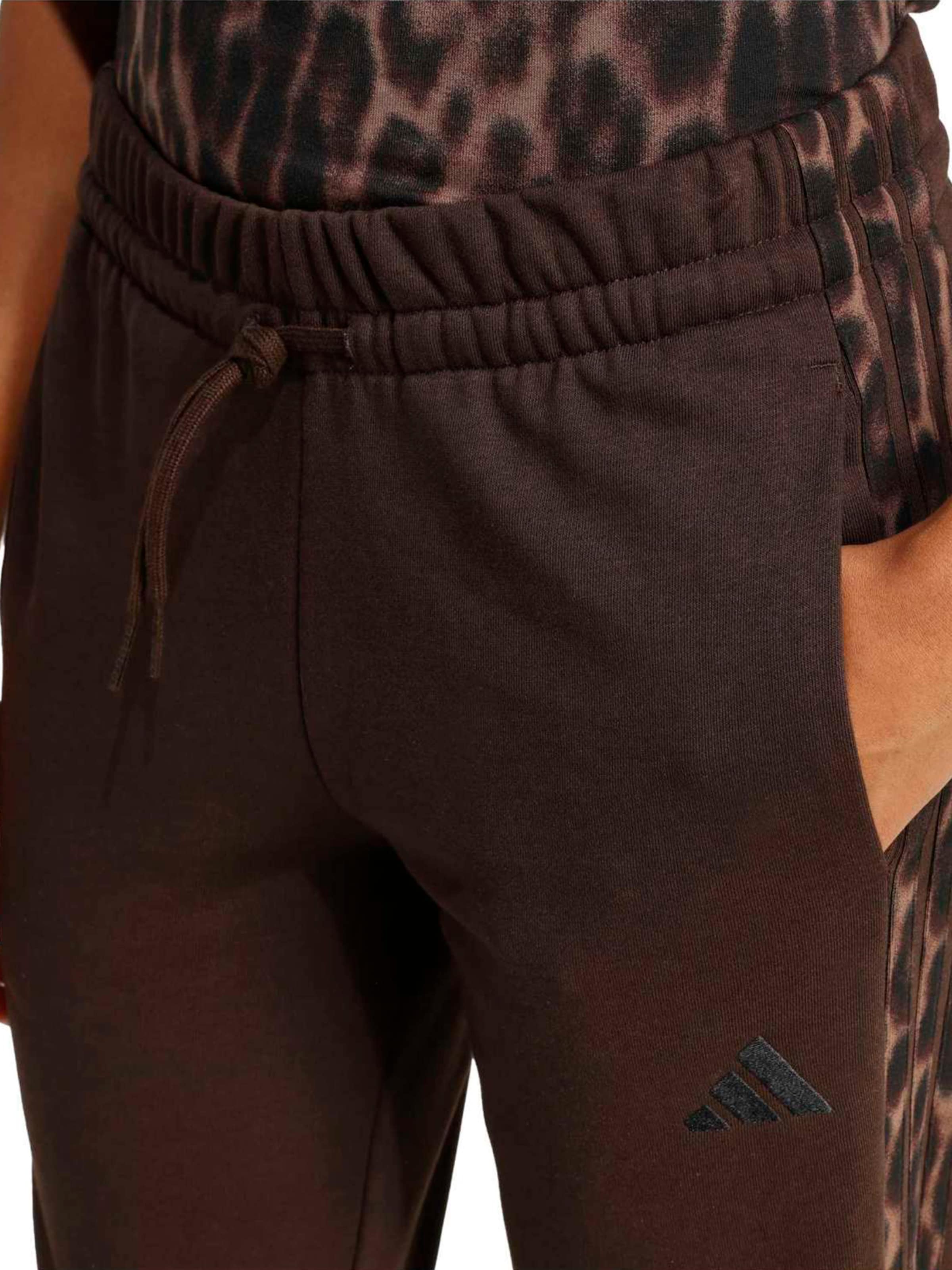 ADIDAS SPORTSWEAR Конический (Tapered) Спортивные штаны 'Seasonal Essentials' в Коричневый