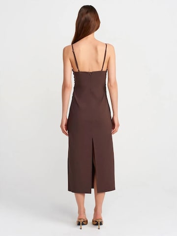Abito di Dilvin in marrone